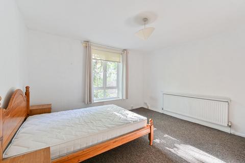 4 bedroom house to rent, Haselrigge Road, Clapham, London, SW4