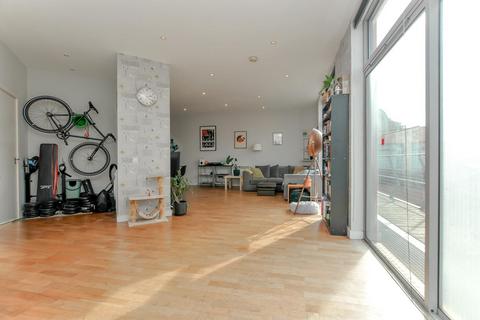 3 bedroom flat for sale, Red Square, Carysfort Road, N16