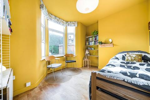 2 bedroom flat for sale, Hollydale Road, London SE15