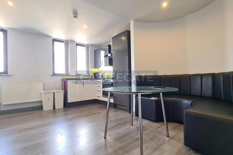 1 bedroom in a flat share to rent, The Works, Half Moon Street, Huddersfield, HD1