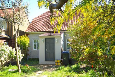 2 bedroom semi-detached house to rent, Thanington Road, Canterbury