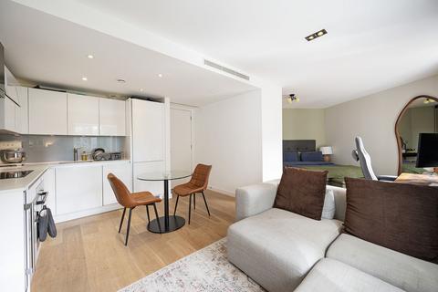 Studio to rent, Courtyard Apartments, Avantgarde Place, Shoreditch, London, E1