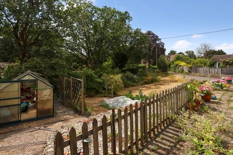 4 bedroom detached bungalow for sale, Bat & Ball Lane, Farnham, GU10