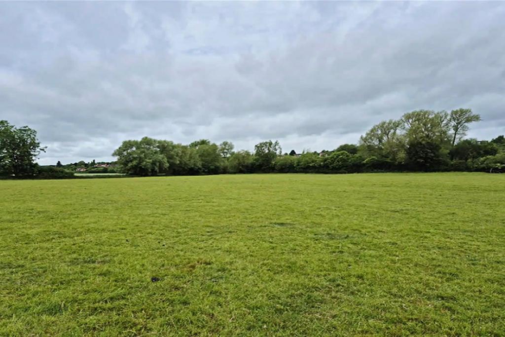 Land at Broadwas, Worcester, Worcestershire WR6 - More