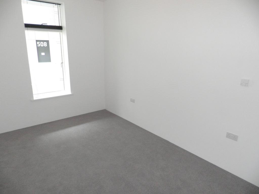 Apartment in BRISTOL - More