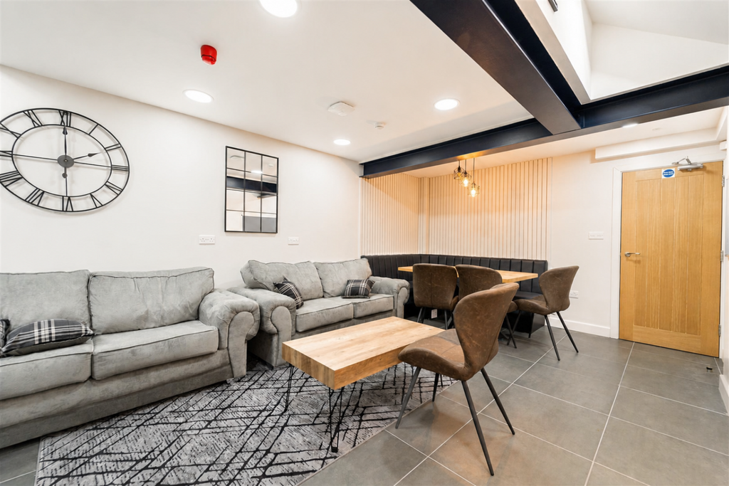 House in Birmingham, West Midlands - View 3