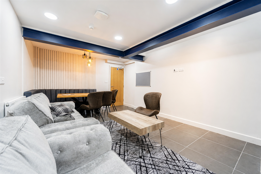 House in Birmingham, West Midlands - View 4