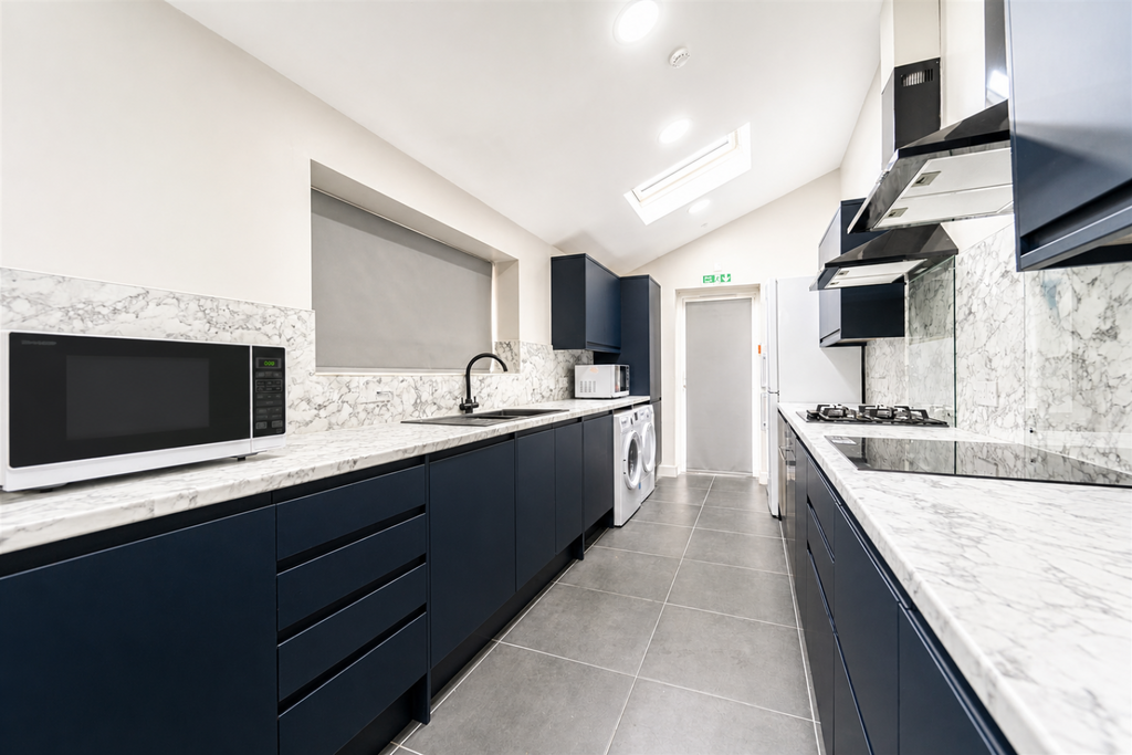 House in Birmingham, West Midlands - View 5