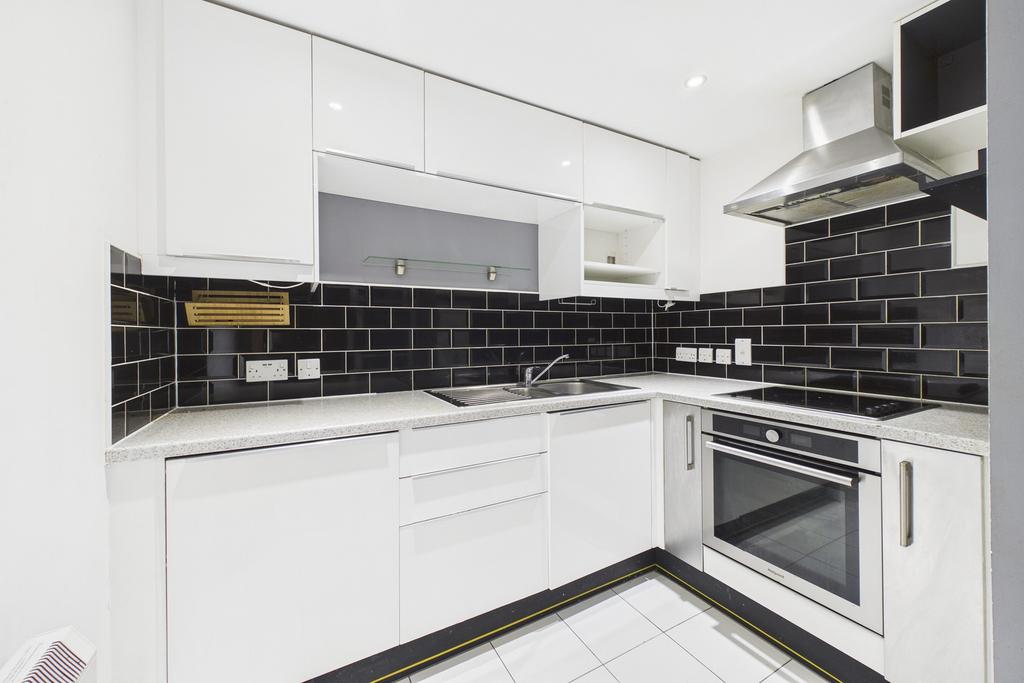 Apartment in Bristol - View 3