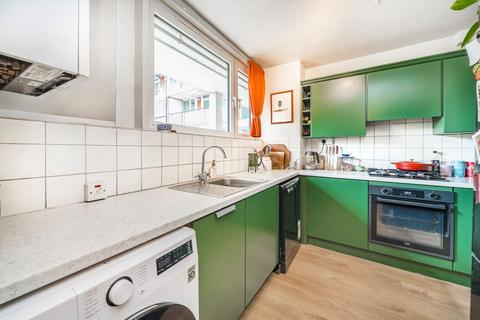 3 bedroom maisonette for sale, Nunhead Crescent, London SE15