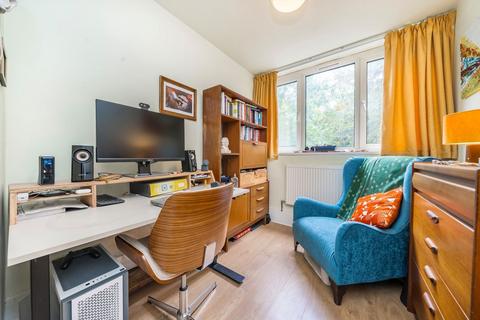 3 bedroom maisonette for sale, Nunhead Crescent, London SE15