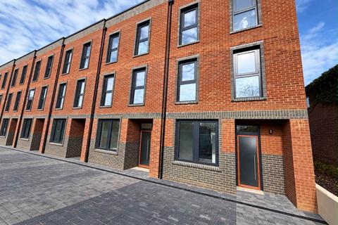 4 bedroom townhouse for sale, Aycliffe Road, Borehamwood