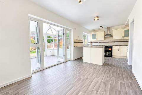 3 bedroom terraced house to rent, Penrith Avenue, Ashton-Under-Lyne
