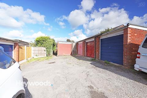 4 bedroom semi-detached house to rent, Greenmeadows Road, Madeley, CW3