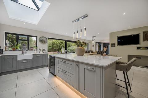 4 bedroom detached house for sale, Parkwood Road, Bexley