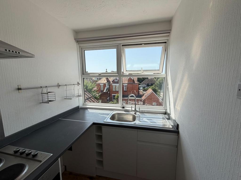 Apartment in Bournemouth - View 4