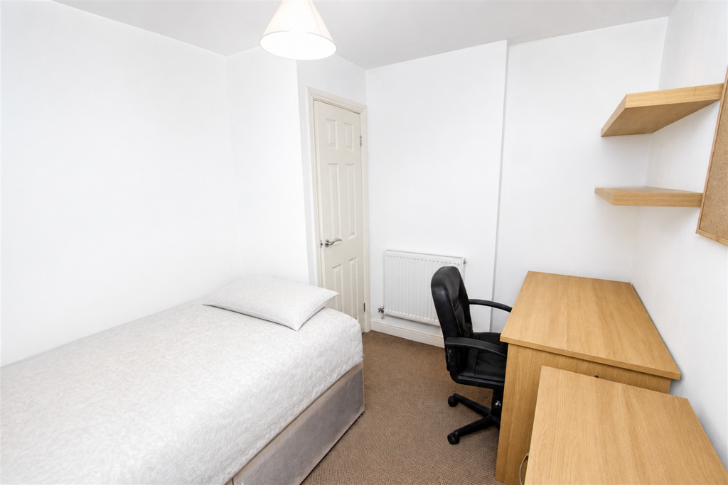 House in Birmingham, Bournbrook - More