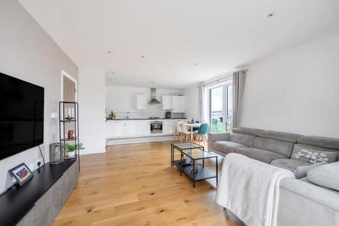 2 bedroom flat for sale, Stephen Tuckwell House, Crossness Road, Barking, IG11 0TF