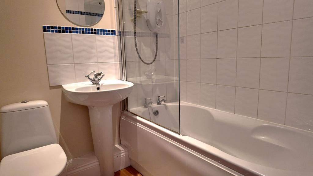 Apartment in Bodenham Road - View 4