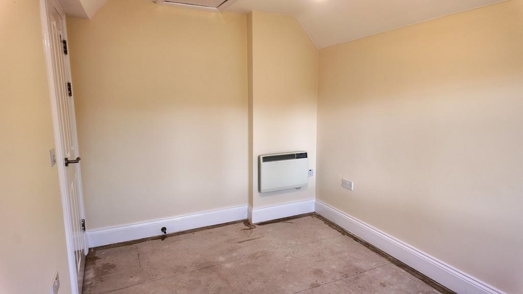 Apartment in Bodenham Road - More