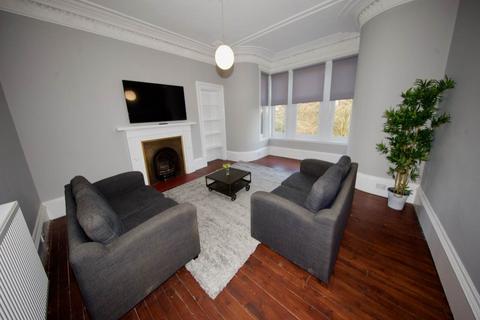 2 bedroom flat to rent, Baxter Park Terrace, Dundee,