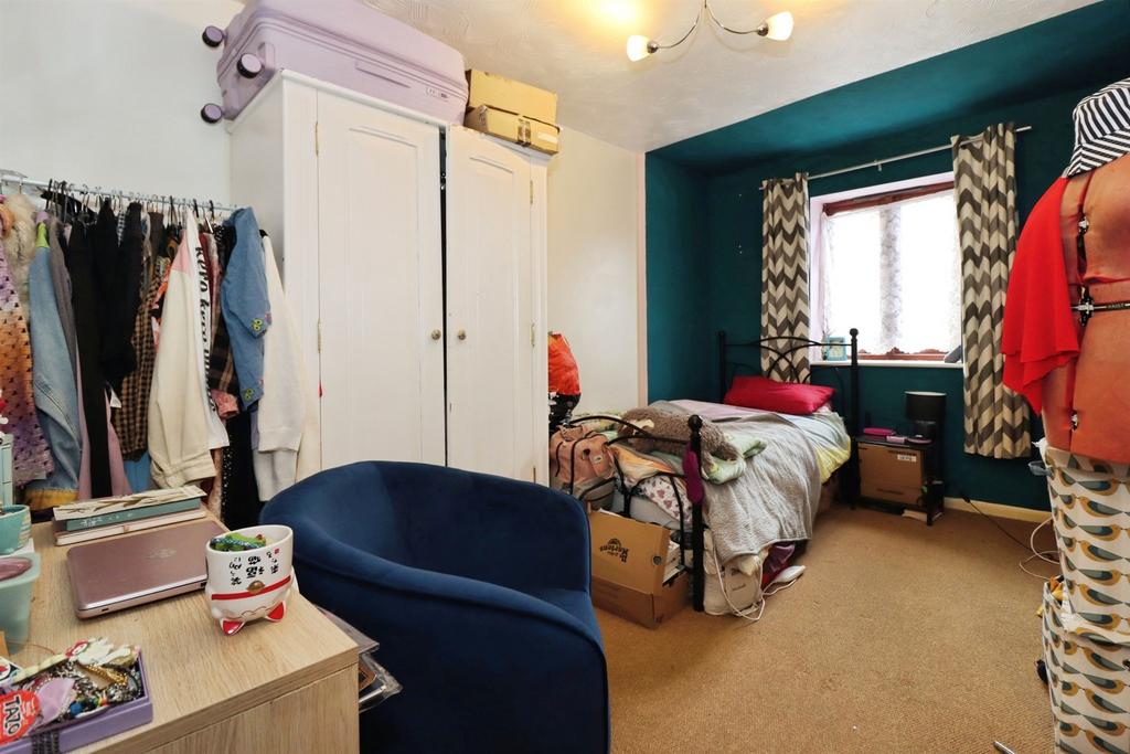 Apartment in Kingswood - View 5