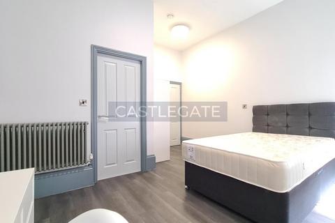 1 bedroom in a flat share to rent, Merchants Hall, St George Square, Huddersfield, HD1