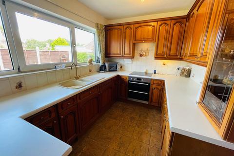 2 bedroom detached bungalow for sale, Aldham Crescent, Wombwell, Barnsley, S73 8ES