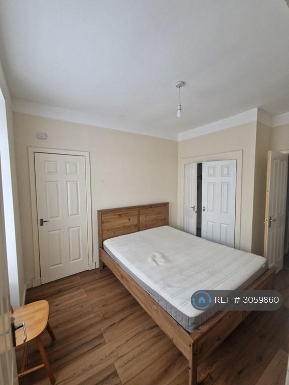 Apartment in Glasgow - View 2