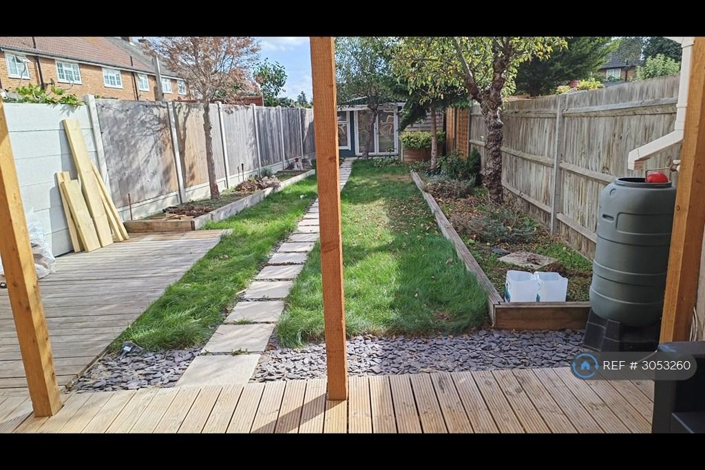 House in Rainham - View 4