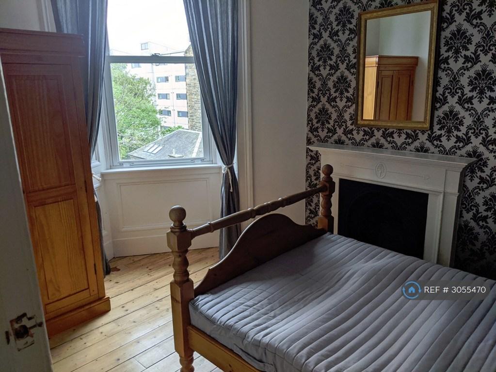 Apartment in Edinburgh - View 2