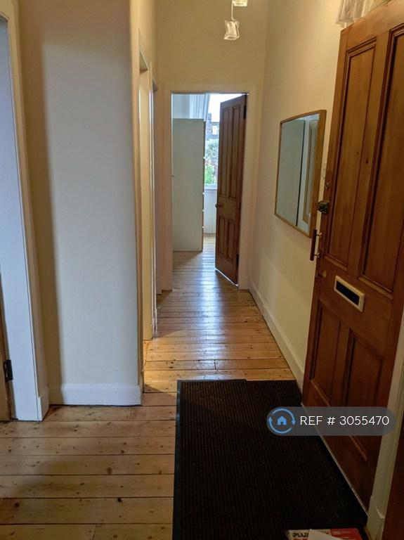 Apartment in Edinburgh - View 5