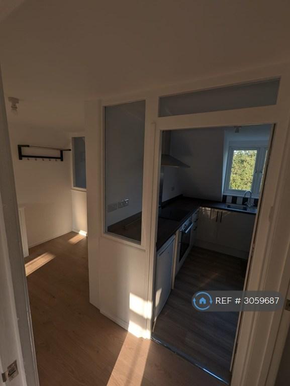Apartment in Bristol - View 3