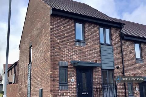 2 bedroom end of terrace house to rent, Booth Crescent, Telford, TF3