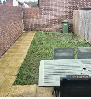 2 bedroom end of terrace house to rent, Booth Crescent, Telford, TF3