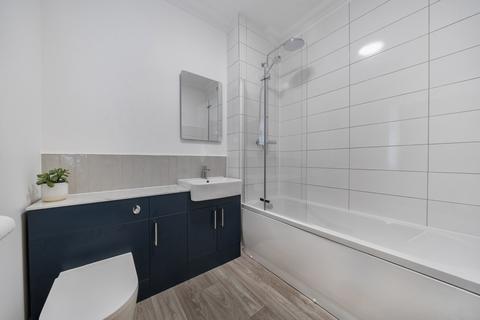 2 bedroom flat to rent, Hill Lane, Southampton SO15