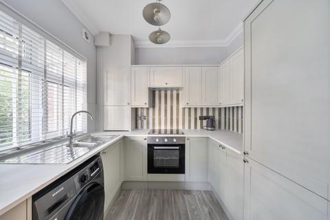 2 bedroom flat to rent, Hill Lane, Southampton SO15