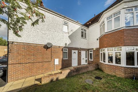 2 bedroom flat to rent, Hill Lane, Southampton SO15