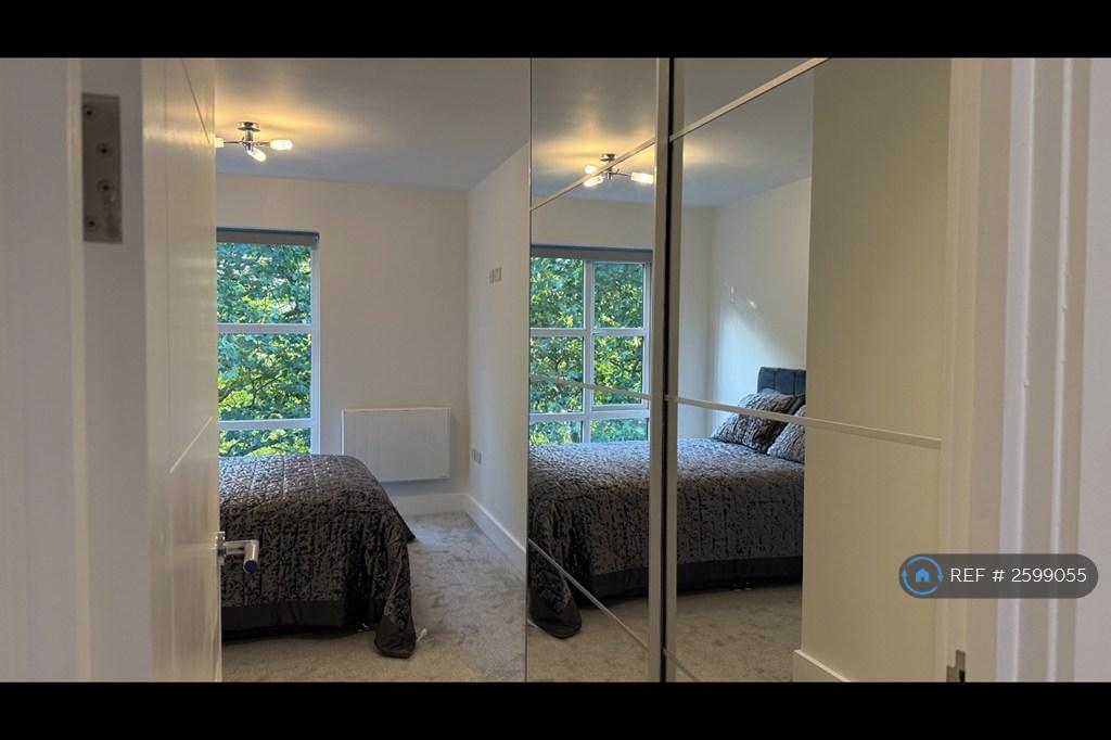 Apartment in Southampton - View 3
