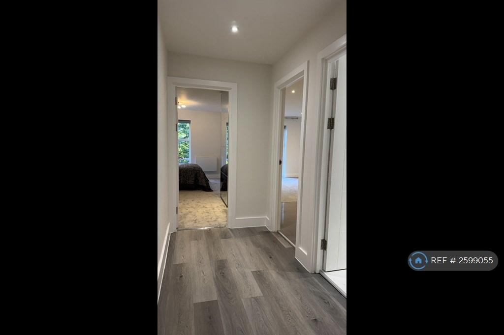 Apartment in Southampton - View 4
