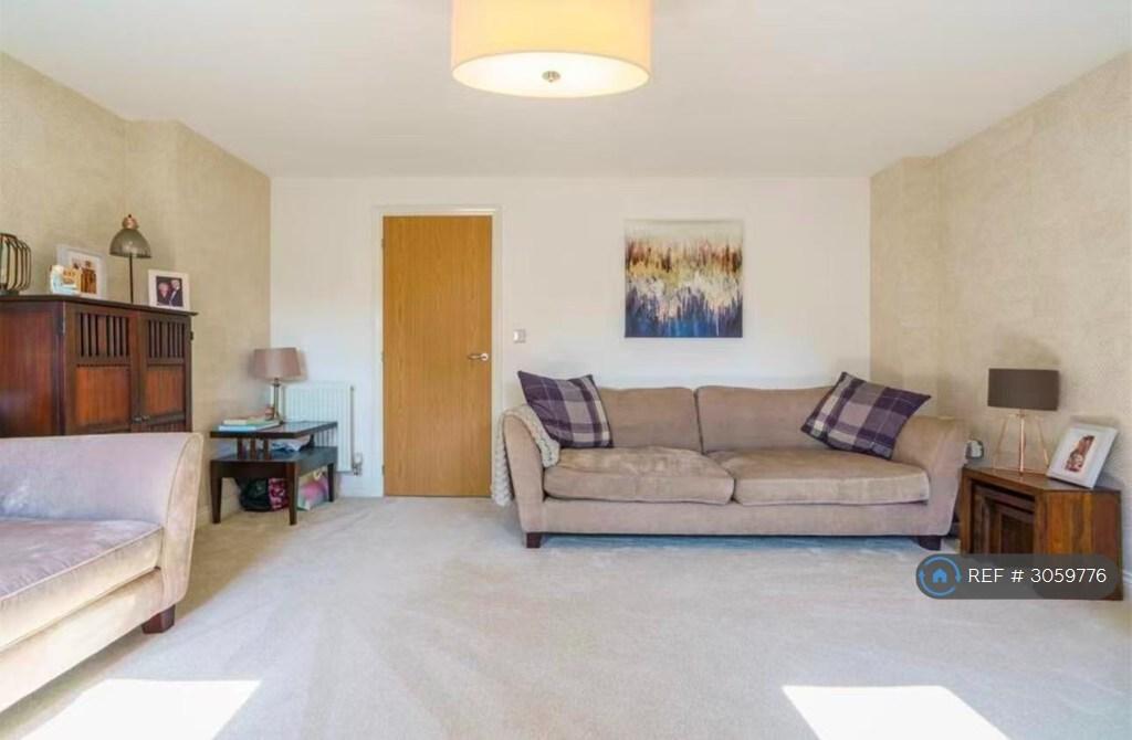 House in Newcastle Upon Tyne - View 2