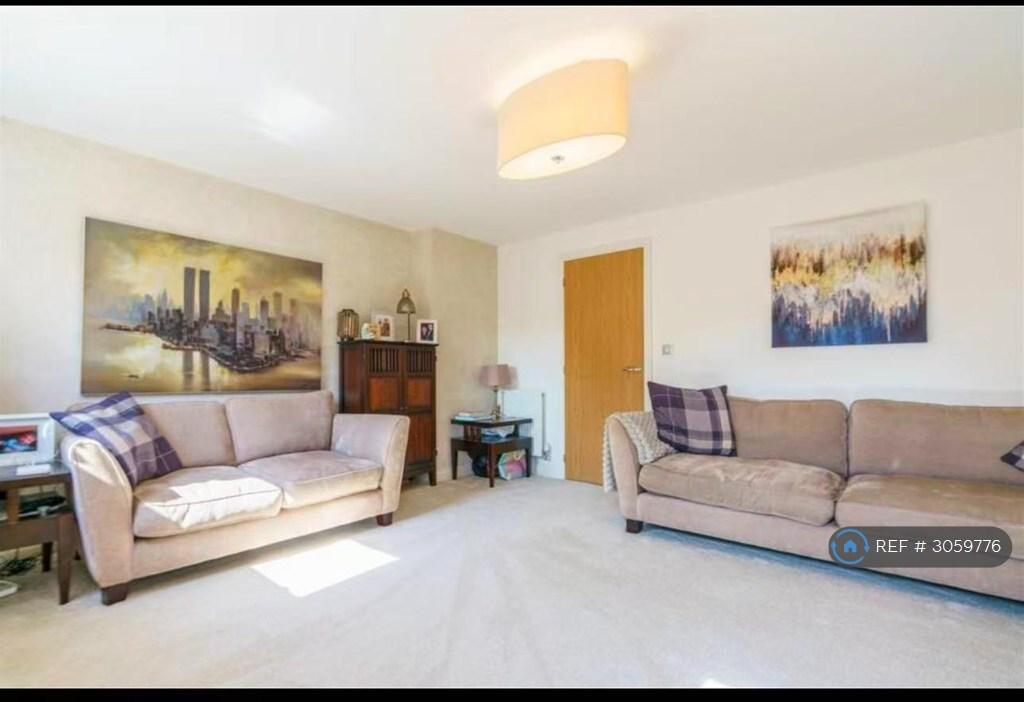 House in Newcastle Upon Tyne - View 3