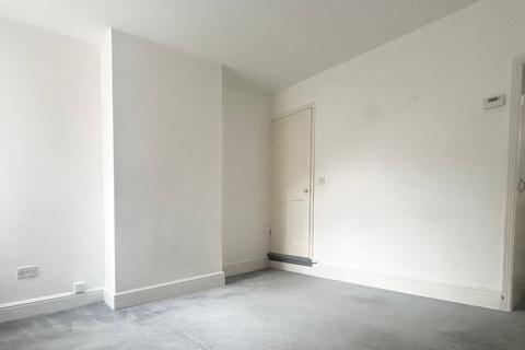 3 bedroom terraced house to rent, Turner Road, Leicester, LE5