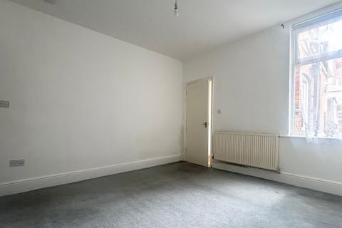 3 bedroom terraced house to rent, Turner Road, Leicester, LE5