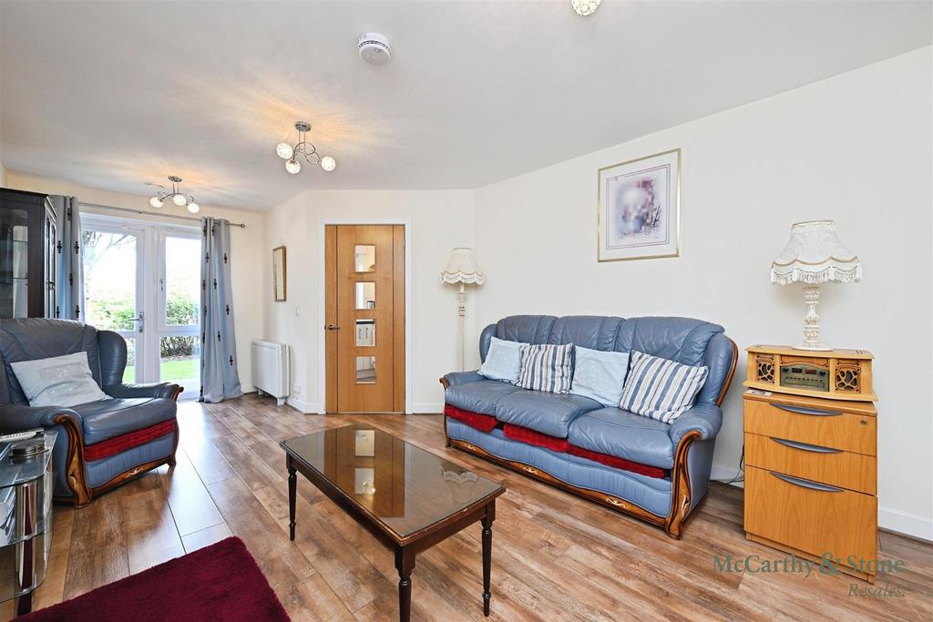 Apartment in Edinburgh - View 3