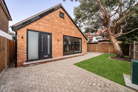 3 bedroom detached house for sale, Hathaway Gardens, London