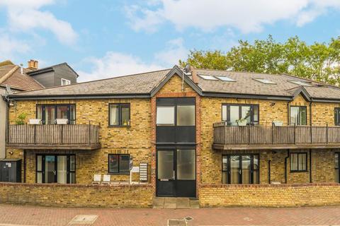 2 bedroom flat for sale, Eardley Road, London SW16