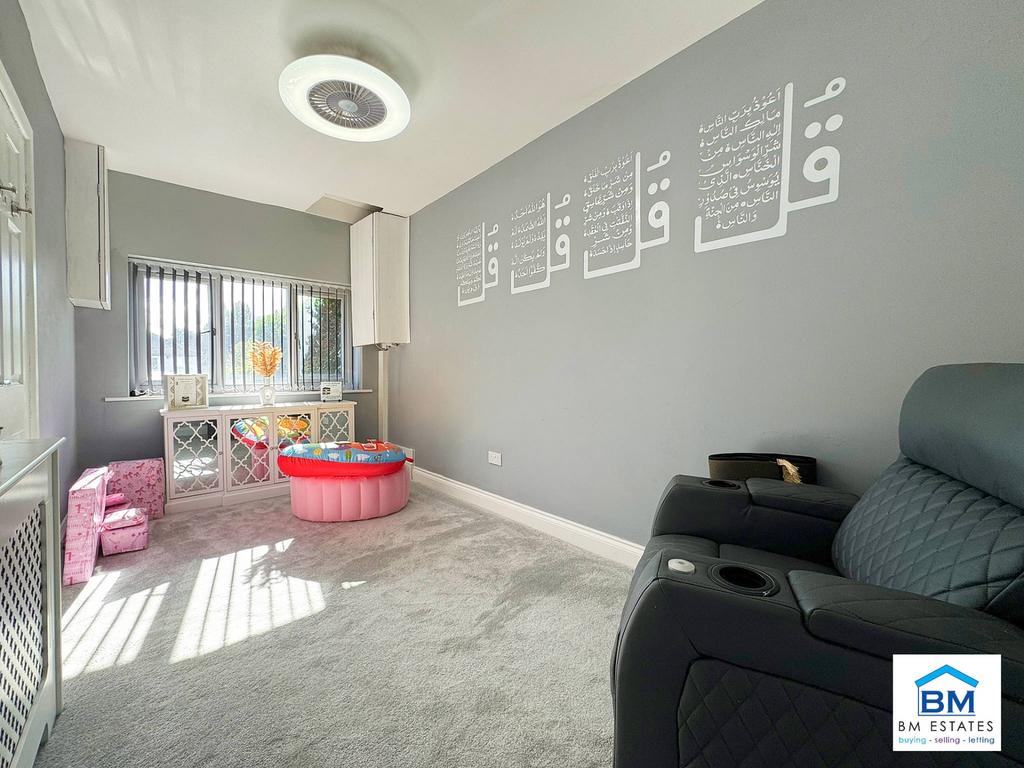 House in Leicester - More