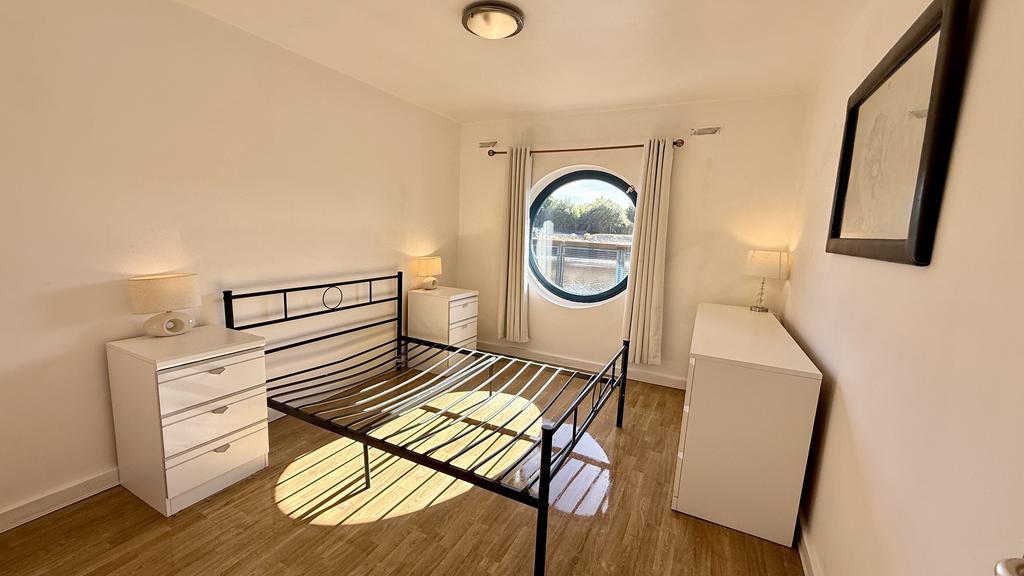 Apartment in Newcastle upon Tyne - View 3