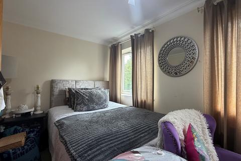 3 bedroom maisonette to rent, Bristol, BS20